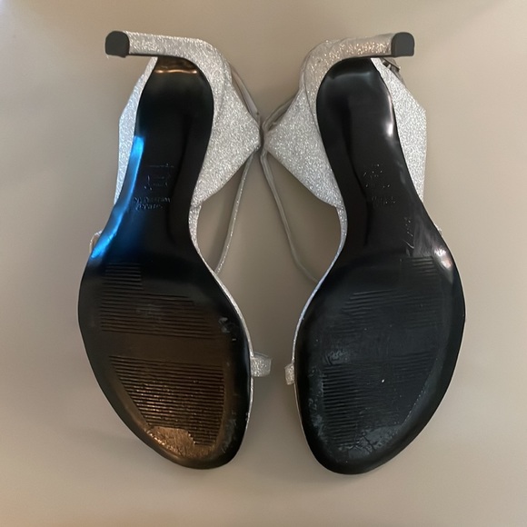 Stuart Weitzman Sensual Silver Glitter Sandal - Picture 6 of 8